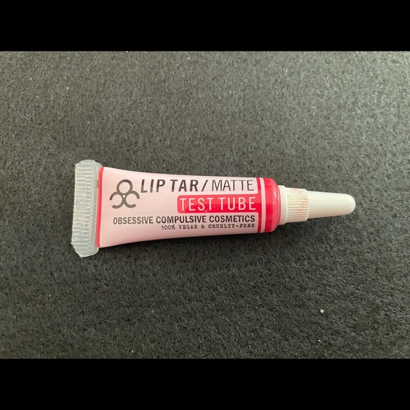 Lip tar! - Picture 3 of 11